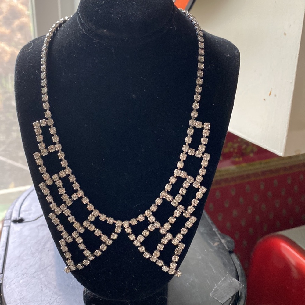 Vintage Rhinestone Necklace,  15”.  Art Deco. Adorable two rhinestone closure.